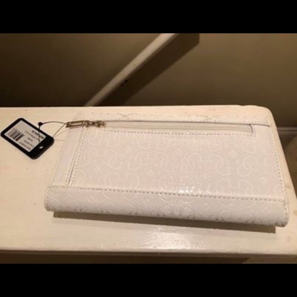 Guess Wallet - Picture 3 of 4